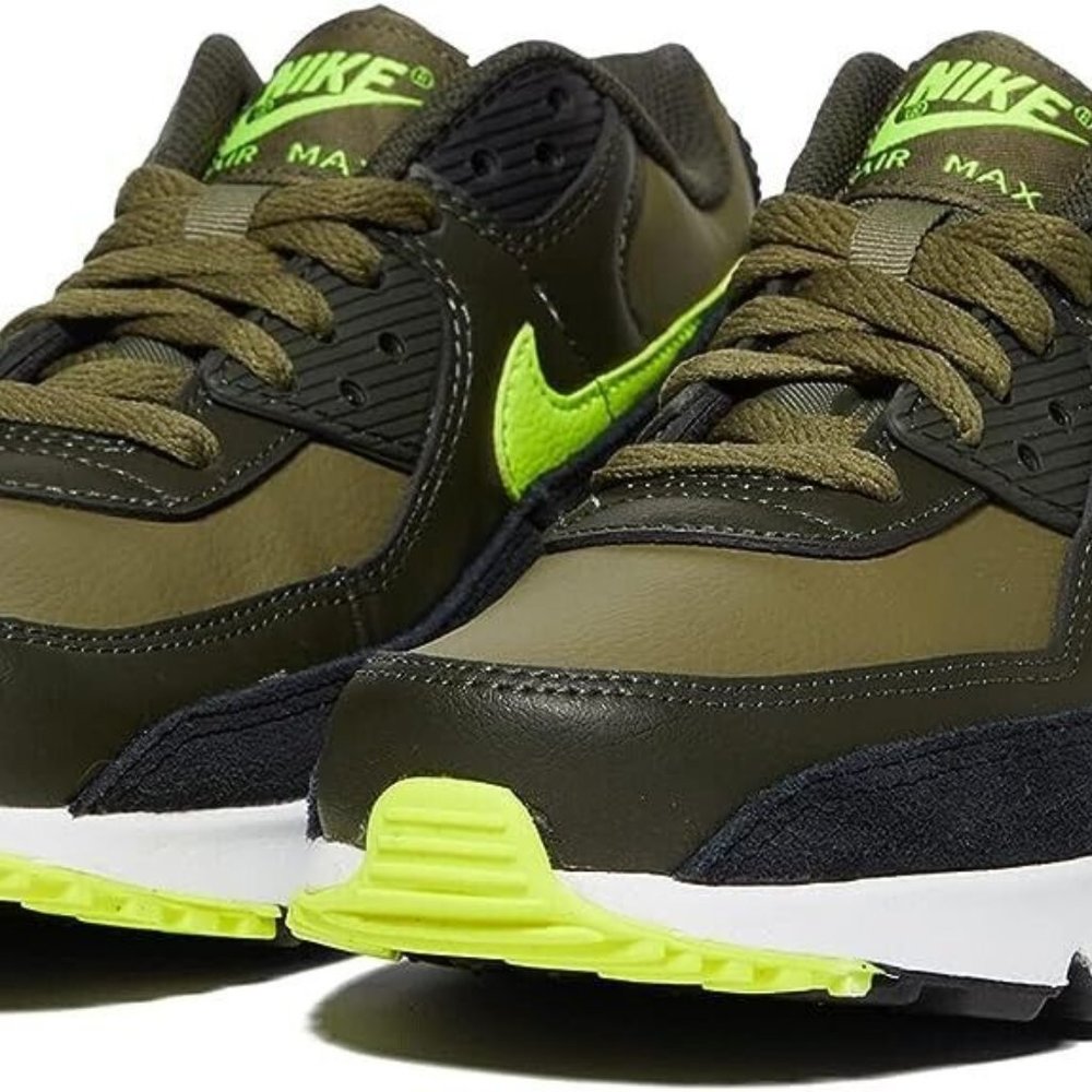 Nike Air Max 90 Leather (GS) Army Green Size 7Y Dark Green